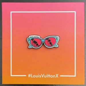 LOUIS VUITTON Pin badge Vuitton cup LV logo Brooch Metal Gold x Blue/Red